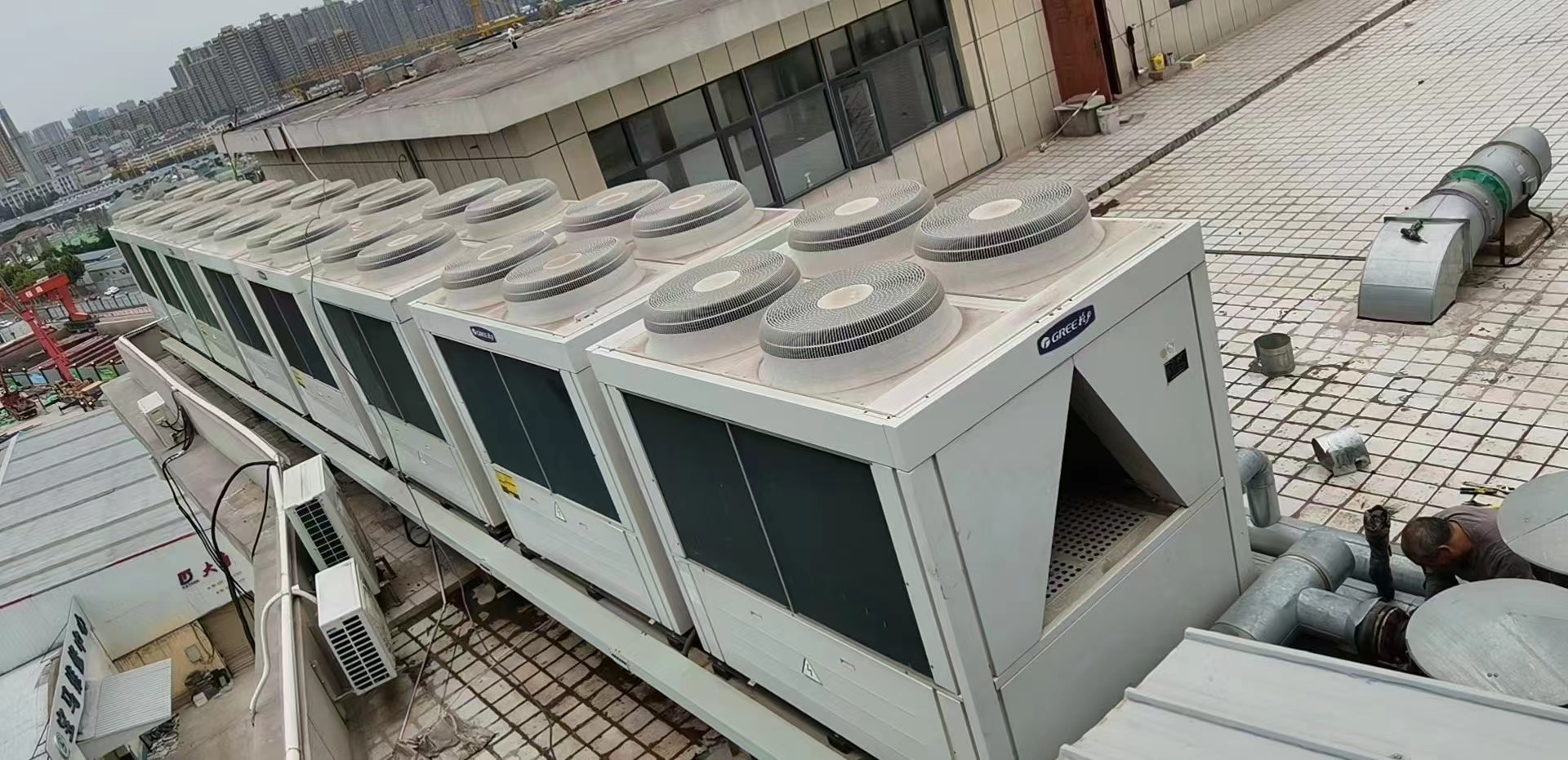哈尔滨回收商用空调，柜机挂机，二手风管机空调